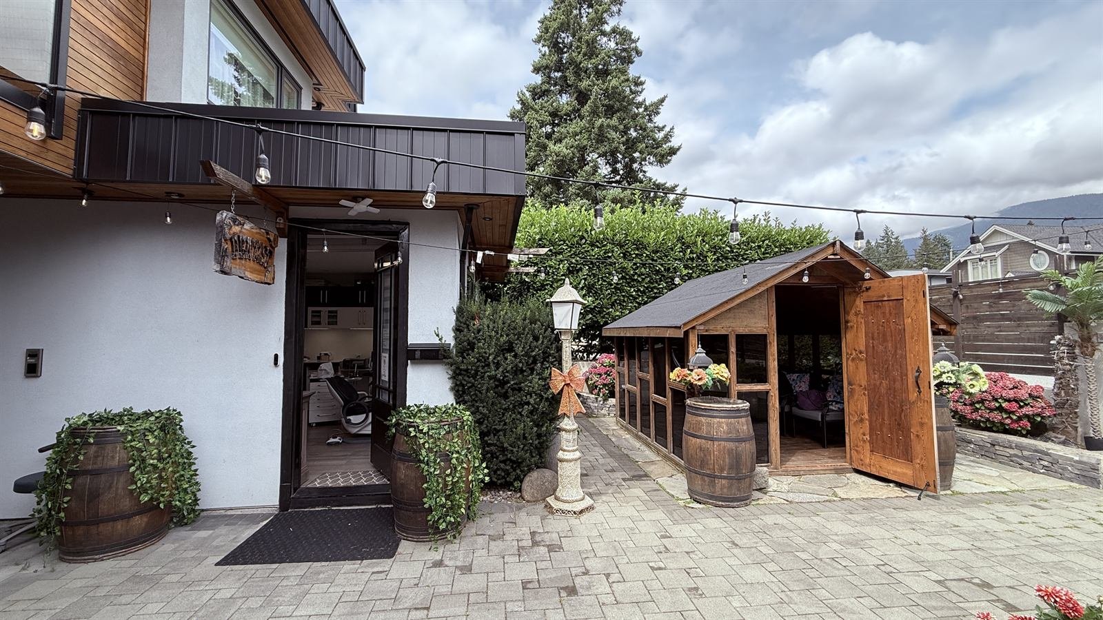 The entrance courtyard at Edgemont Dentist
